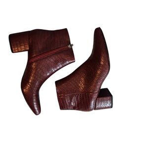 Micheal Shannon burgundy crocodile booties 10